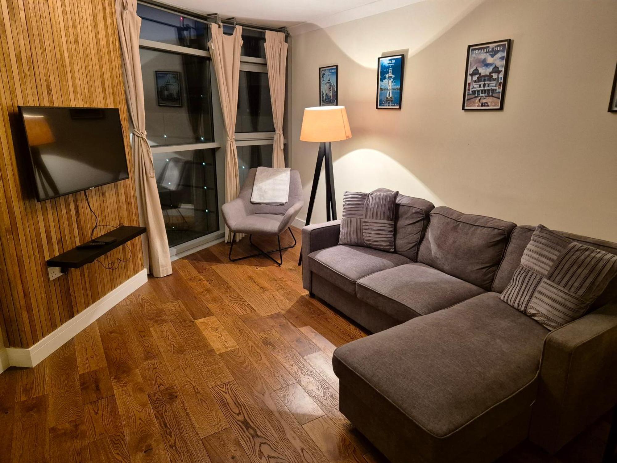Ultra-Luxury City Centre 2 Bed Apartment, With Free Parking Cardiff Exterior photo